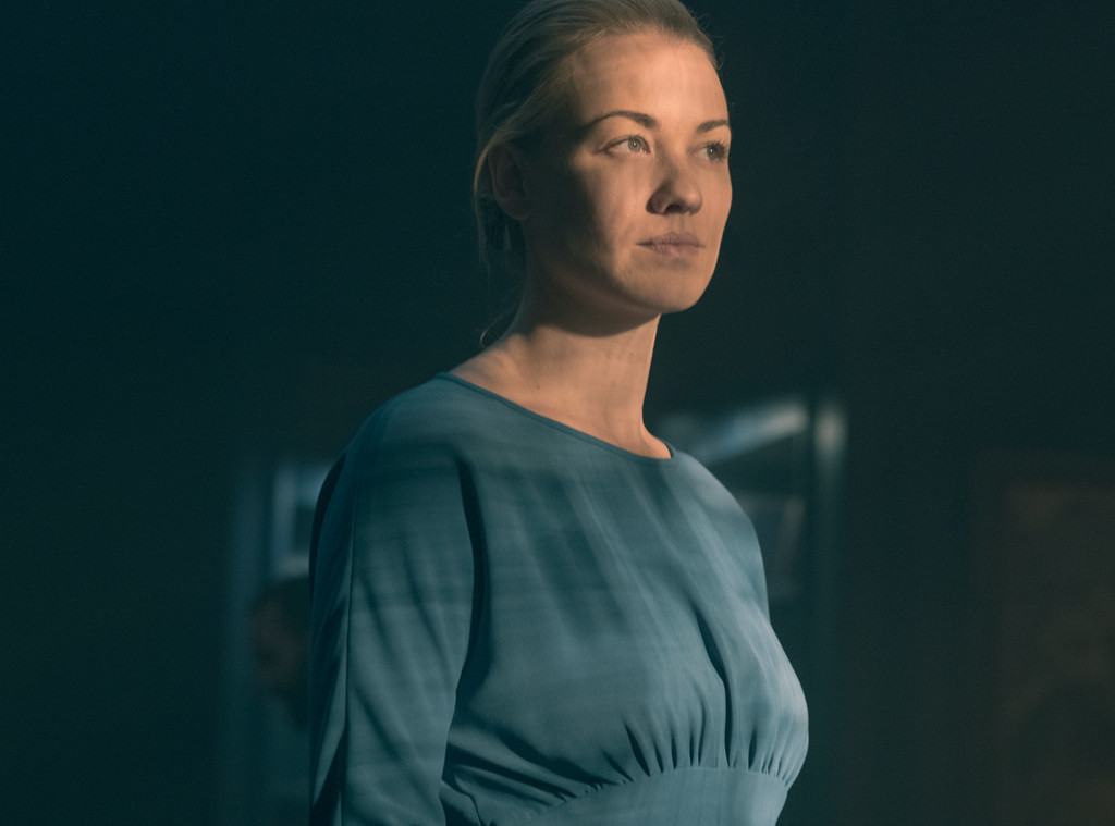 Handmaid's Tale Yvonne Yvonne Strahovski on the Handmaid's Scene That Left Her Shaken | E! News